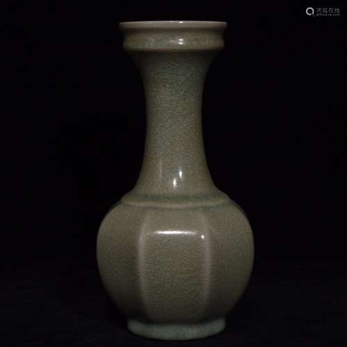 A Chinese Procelain Ru Yao Vase