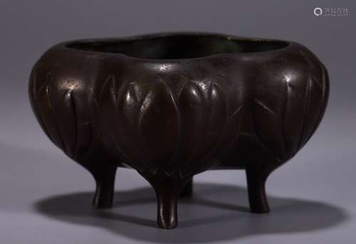 A Chinese Bronze 4-Leg Censer