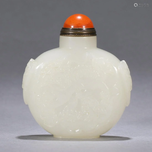 ANCIENT CHINESE,WHITE JADE SNUFF BOTTLE