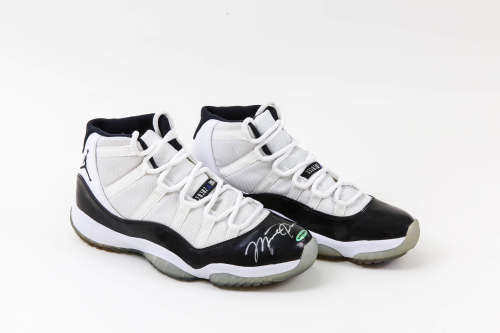 “飞人”迈克尔乔丹（Michael Jordan）11代球鞋 UDA  球鞋