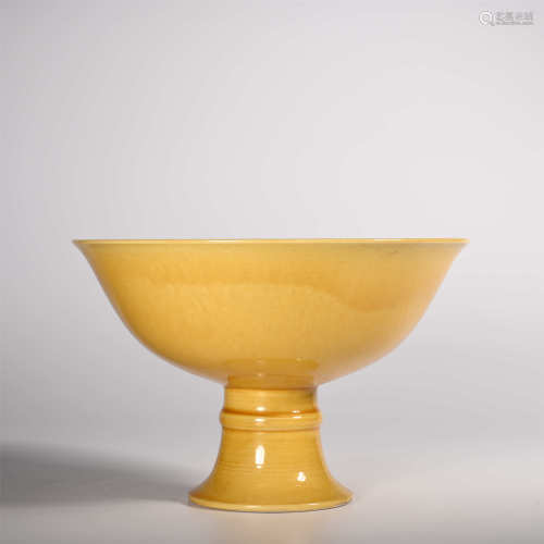 Yongzheng of Qing Dynasty            Yellow glazed bowl