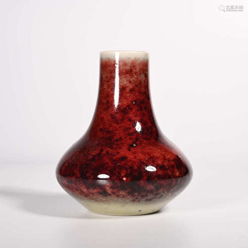 Yongzheng of Qing Dynasty            Cowpea red glaze vial