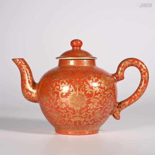 Qianlong of Qing Dynasty            Famille rose teapot
