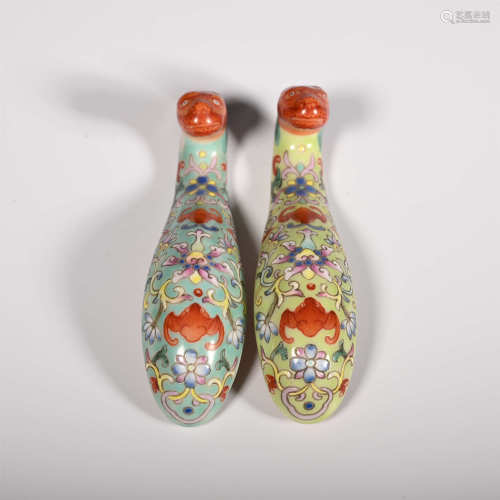 Qianlong of Qing Dynasty            A pair of pastel pen holders