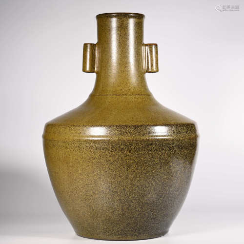 Qianlong of Qing Dynasty            Tea foam glaze double ear bottle