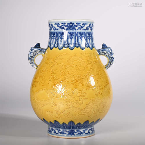 Qianlong of Qing Dynasty            Pastel bottle