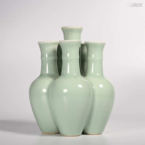 Qianlong of Qing Dynasty            Pink blue glaze six tube bottle