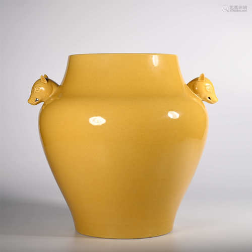 Kangxi of Qing Dynasty            Yellow glazed dog head jar