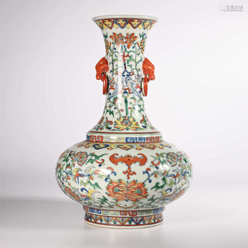 Yongzheng of Qing Dynasty            Pastel bottle with two ears