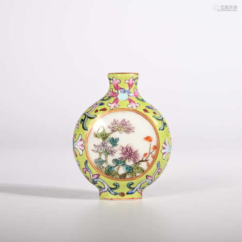 Qianlong of Qing Dynasty            Pink snuff bottle