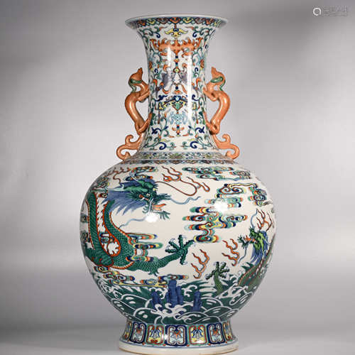 Qianlong of Qing Dynasty            Pastel bottle with two ears