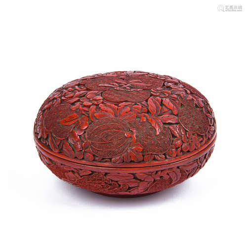 Red lacquer cover box