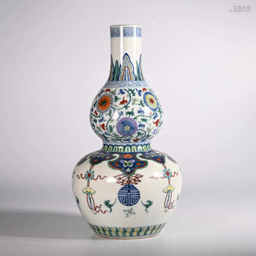 Yongzheng of Qing Dynasty            Gourd bottle