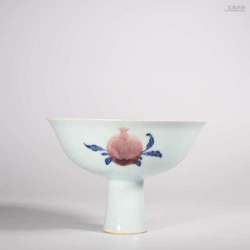 Yongzheng of Qing Dynasty            Blue and white glazed red bowl