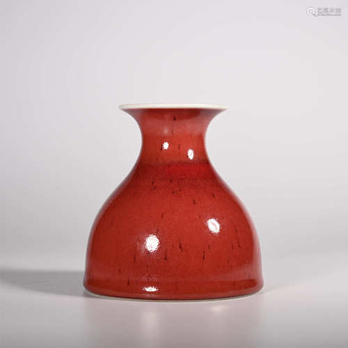 Yongzheng of Qing Dynasty            Red glaze bottle