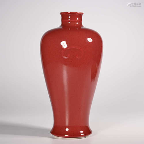 Kangxi of Qing Dynasty            Red glaze bottle