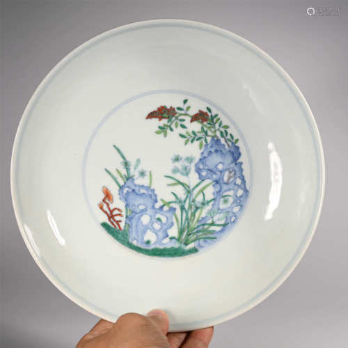 Qianlong of Qing Dynasty            A pair of colorful plates