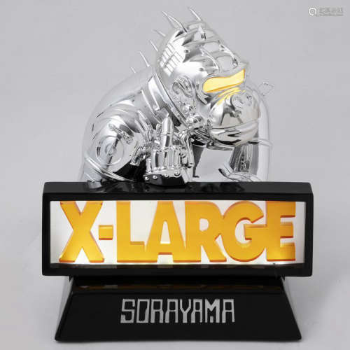空山基 Hajime Sorayama × XLARGE 联名 机器人大猩猩 LED 灯
