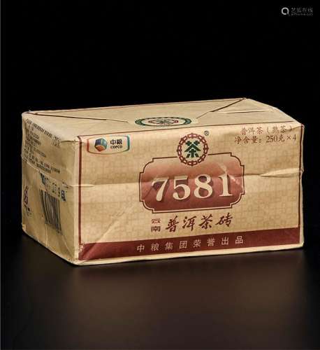 2017年  中茶绿印7581普洱熟茶砖