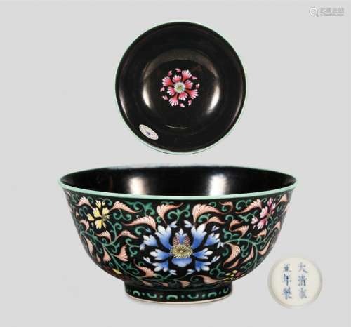 墨地粉彩花卉碗  购于欧洲苏富比小拍