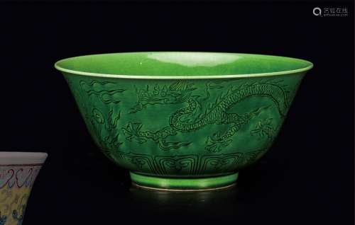 绿釉龙纹碗