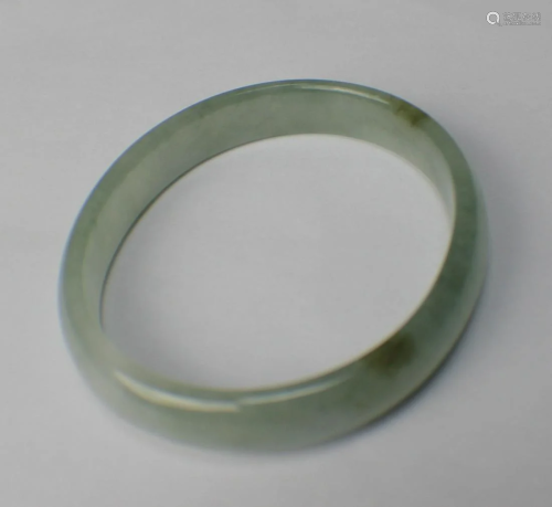 A Natural Oval Jade Bracelet