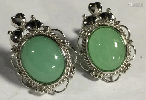 A Pair of Silver Jadeite like earring