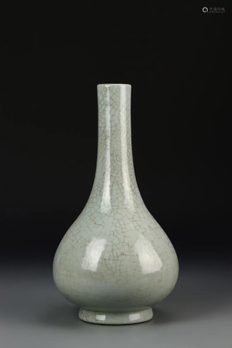 Chinese Ge Yao Vase