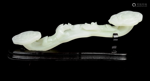 [Chinese] A Kunlun Hetian White Jade Ruyi Or…