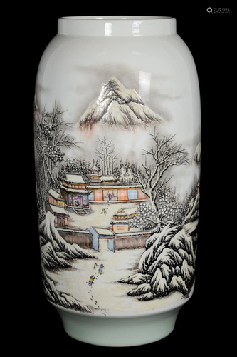 [Chinese] A Large Famille Rose Porcelain Sno…