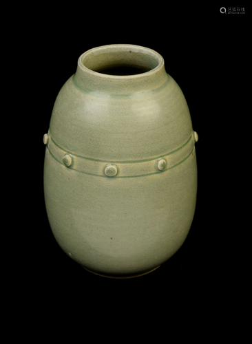 [Chinese] A Longquan Kiln Style Belted…