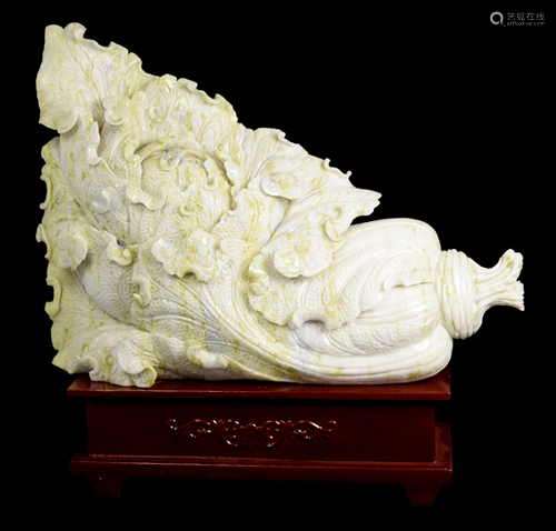 [Chinese] A Large Xiuyan (Lotus) Jade Carved…