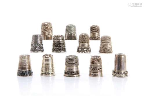 GROUP OF TWELVE SILVER THIMBLES 58g