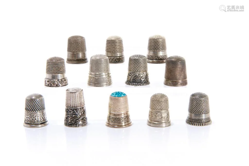 GROUP OF TWELVE SILVER THIMBLES 52g