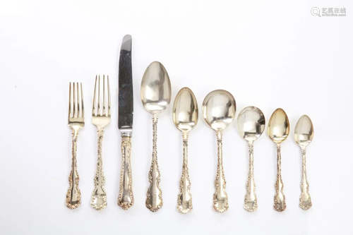 180 PIECES LOUIS XV SILVER FLATWARE, 6,0…