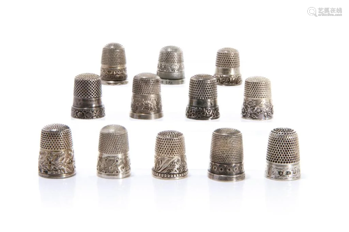 GROUP OF TWELVE SILVER THIMBLES 52g