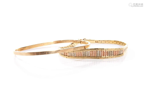 TWO GOLD BRACELETS, 16.6g