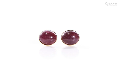 RUBY CABOCHON EARRINGS, 5.7g