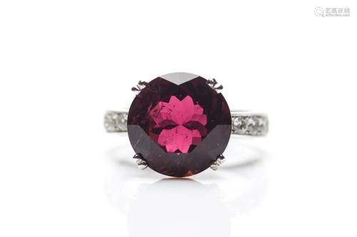 PURPLE TOURMALINE RING WITH…