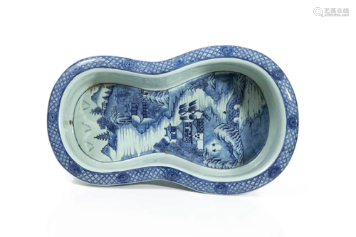 CHINESE EXPORT BLUE & WHITE PORCELAI…