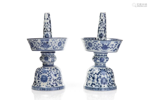 PAIR OF BLUE & WHITE PORCELAIN CAND…