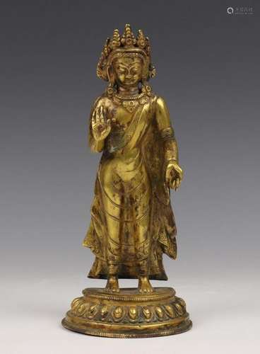 Nepal, verguld bronzen staande Bhodisatva Maitreya…