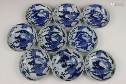 China, serie van negen blauw wit porseleinen bordj…