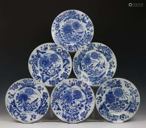 China, serie van zes blauw wit porseleinen borden,…