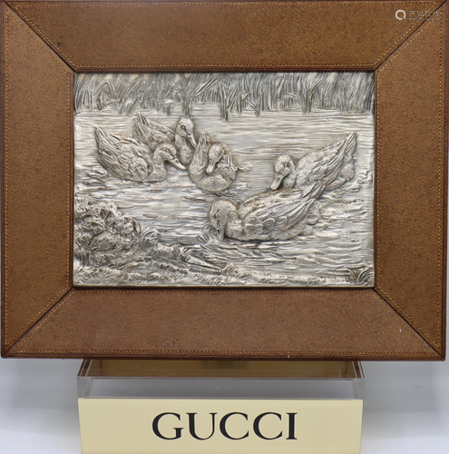 Gucci Plaque in Brown Pigskin Framing