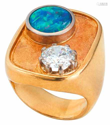 Vintage Ring mit Brillant und Opal