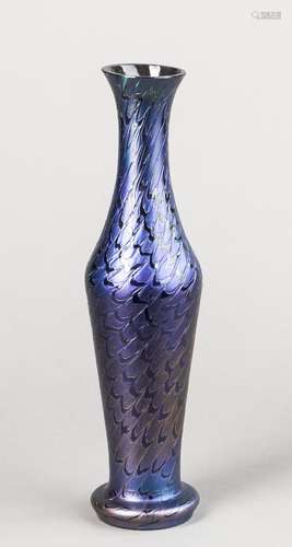 Schlanke Vase.