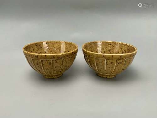 pair of chinese cizhou kiln porcelain bowls