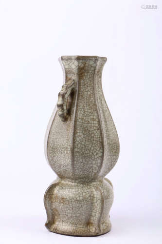 chinese ge kiln porcelain vase with vase,song dynasty
