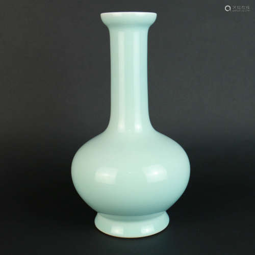 A Celeste Glazed Pear-shaped Porcelain Vase